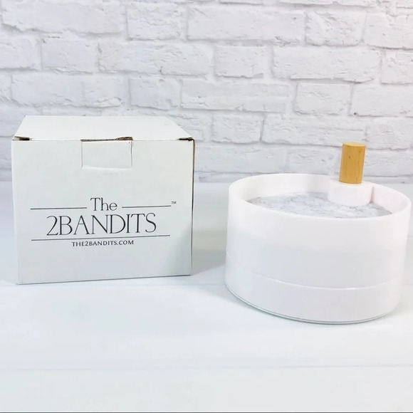 The 2BANDITS 3 tiered jewelry holder - Picture 3 of 3